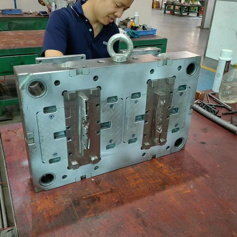 Herramientas de moldeo por inyección de plástico OEM/ODM con mecanizado CNC y vida útil del molde