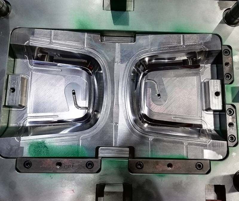 Útiles plásticos de encargo de la inyección para el moldeo por inyección plástico de la motocicleta auto